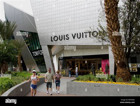 las vegas louis vuitton outlet.